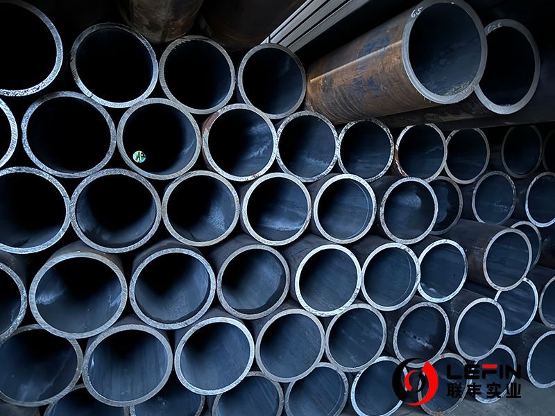 HOT EXPANDED SEAMLESS STEEL PIPE